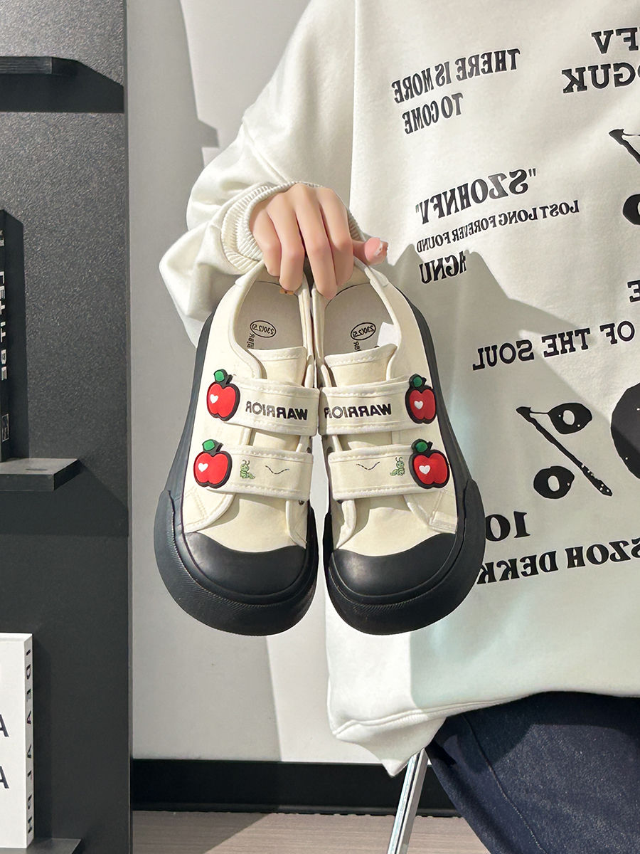 Korean Style Strawberry Heart Velcro Canvas Sneakers for Women - Breathable Sports Shoes for Students Korean Style Strawberry Heart Velcro Canvas Sneakers for Women - Breathable Sports Shoes for Students