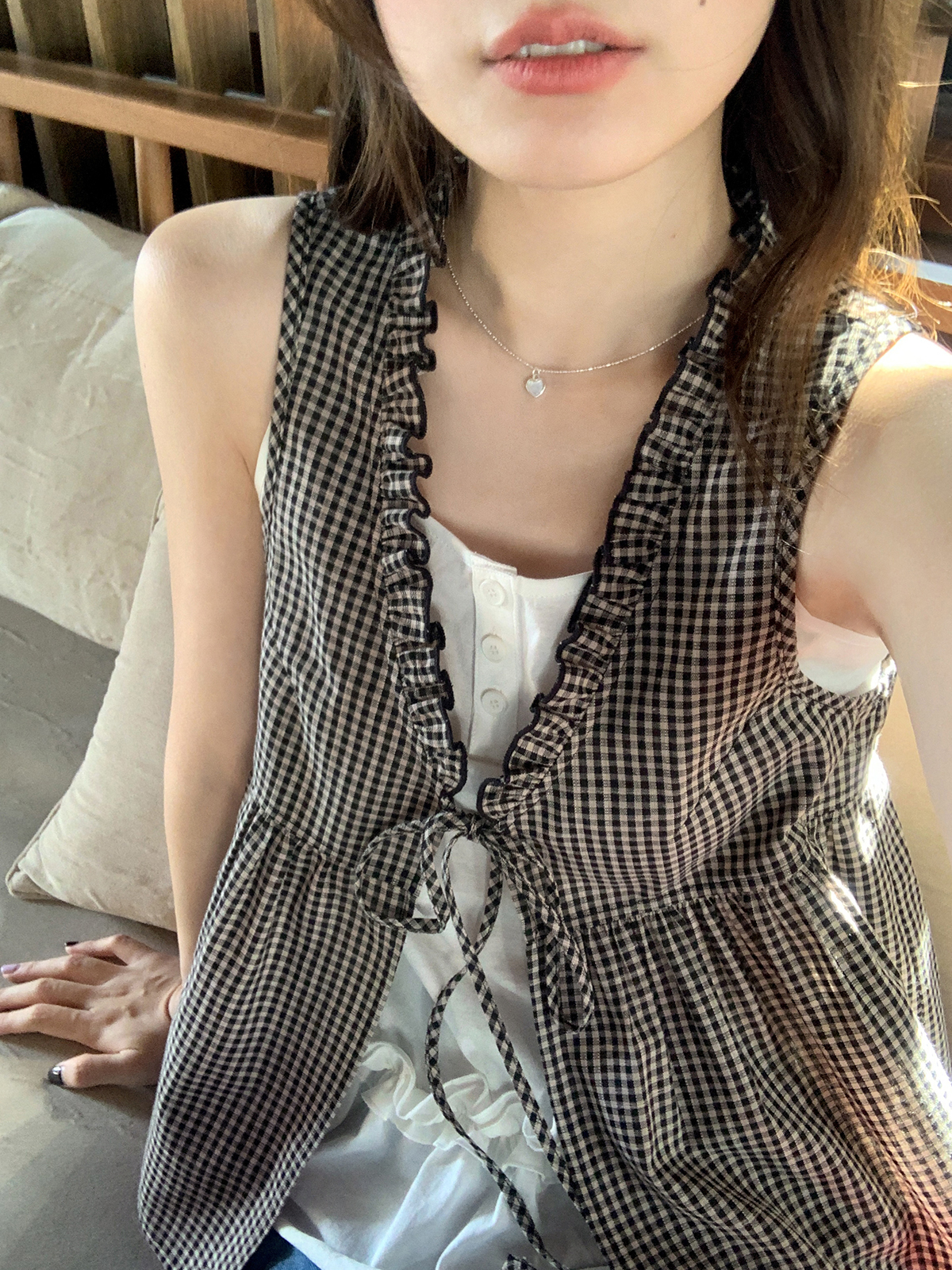 Korean-Style Two-Piece Checkered Camisole Vest Set for Women - Summer Slimming High-End Look Korean-Style Two-Piece Checkered Camisole Vest Set for Women - Summer Slimming High-End Look