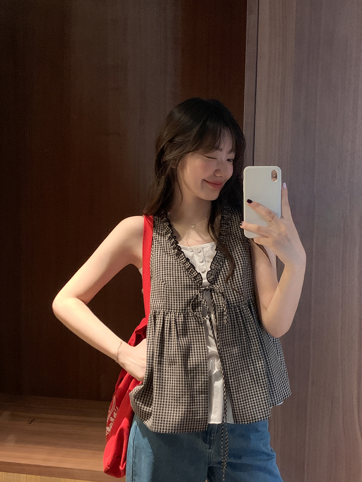 Korean-Style Two-Piece Checkered Camisole Vest Set for Women - Summer Slimming High-End Look Korean-Style Two-Piece Checkered Camisole Vest Set for Women - Summer Slimming High-End Look