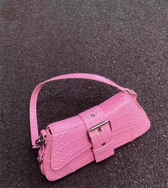 Korean Style Vintage Metal Chain Shoulder Handbag - Sweet Cool Spicy Girl Baguette Bag for Modern Fashion Korean Style Vintage Metal Chain Shoulder Handbag - Sweet Cool Spicy Girl Baguette Bag for Modern Fashion