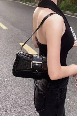 Korean Style Vintage Metal Chain Shoulder Handbag - Sweet Cool Spicy Girl Baguette Bag for Modern Fashion