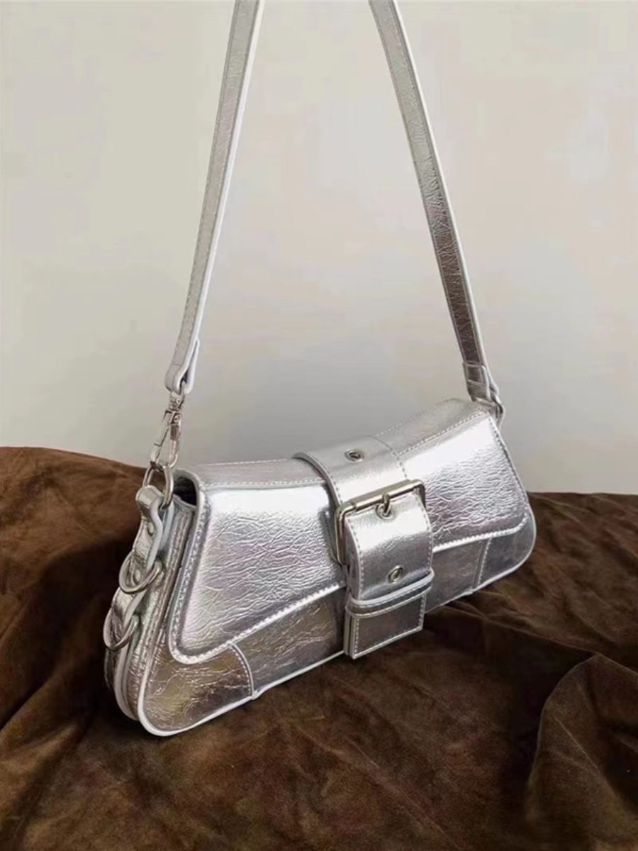 Korean Style Vintage Metal Chain Shoulder Handbag - Sweet Cool Spicy Girl Baguette Bag for Modern Fashion Korean Style Vintage Metal Chain Shoulder Handbag - Sweet Cool Spicy Girl Baguette Bag for Modern Fashion