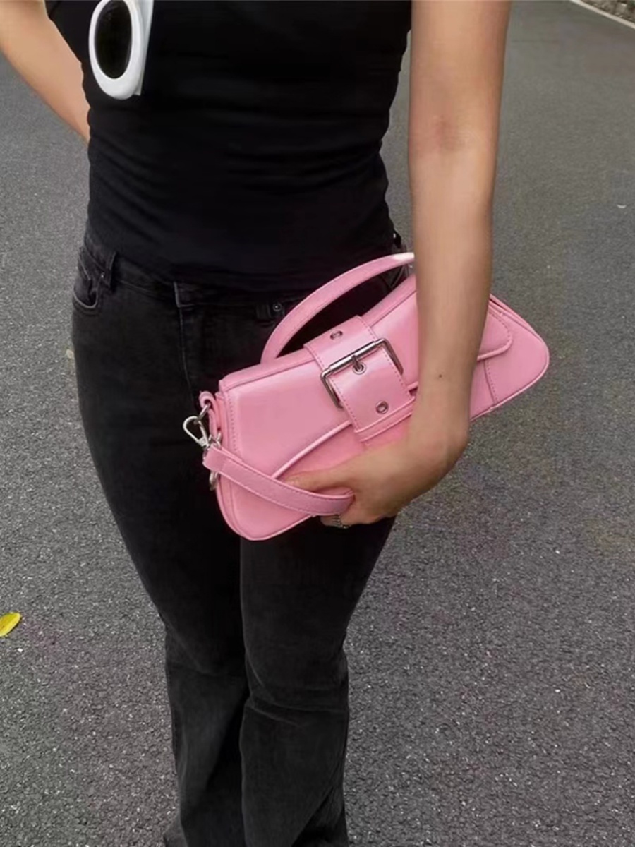 Korean Style Vintage Metal Chain Shoulder Handbag - Sweet Cool Spicy Girl Baguette Bag for Modern Fashion Korean Style Vintage Metal Chain Shoulder Handbag - Sweet Cool Spicy Girl Baguette Bag for Modern Fashion