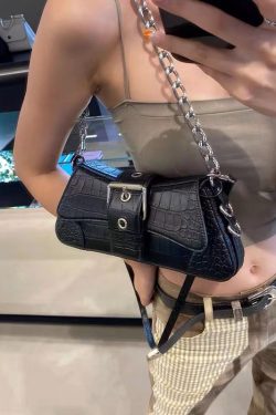 Korean Style Vintage Metal Chain Shoulder Handbag - Sweet Cool Spicy Girl Baguette Bag for Modern Fashion