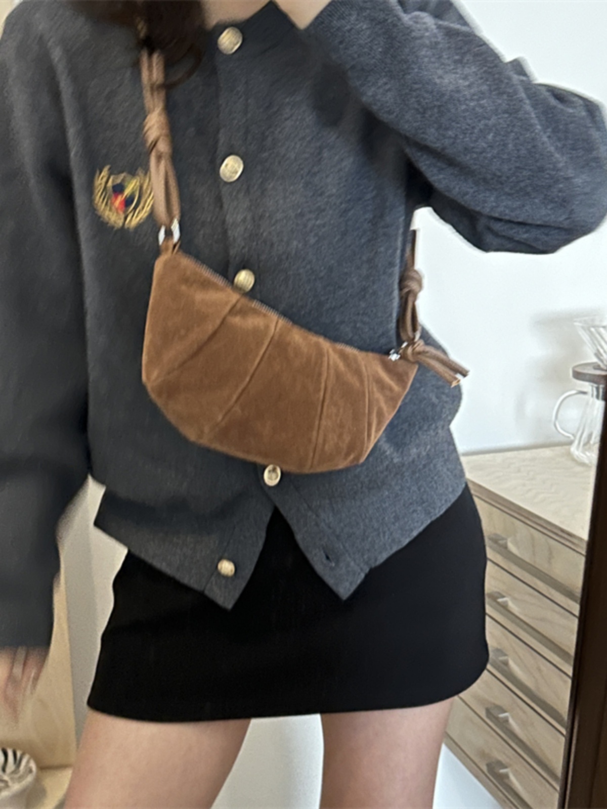 Korean Style Women's Horn-Shaped Suede Dumpling Bag - Trendy 2025 Versatile Shoulder & Crossbody Bag Korean Style Women's Horn-Shaped Suede Dumpling Bag - Trendy 2025 Versatile Shoulder & Crossbody Bag