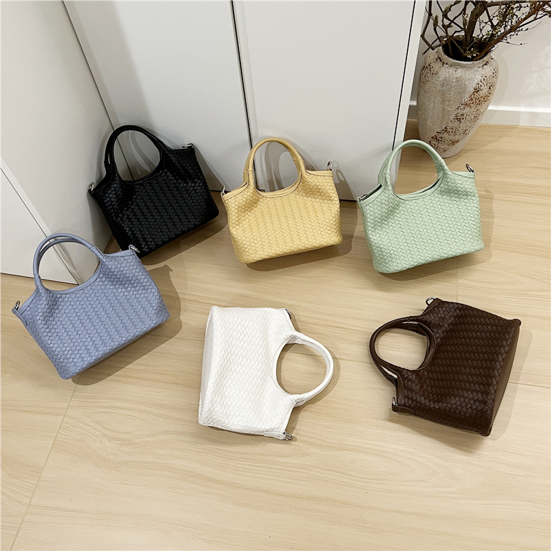 Korean Style Woven Soft Leather Vegetable Basket Handbag - Fashionable Crossbody Tote Bag for Trendy Looks Korean Style Woven Soft Leather Vegetable Basket Handbag - Fashionable Crossbody Tote Bag for Trendy Looks