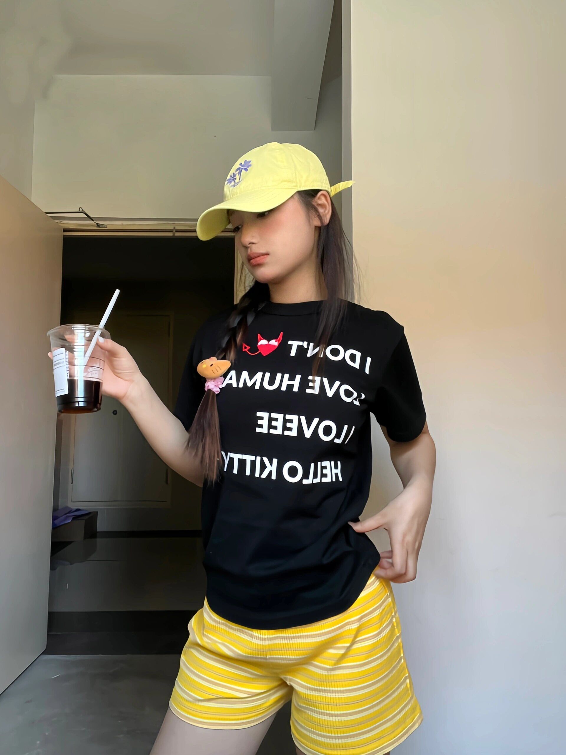 Korean Style Youthful Cartoon Print Slim-Fit Short Sleeve T-Shirt for Women - Trendy Graphic Top Korean Style Youthful Cartoon Print Slim-Fit Short Sleeve T-Shirt for Women - Trendy Graphic Top