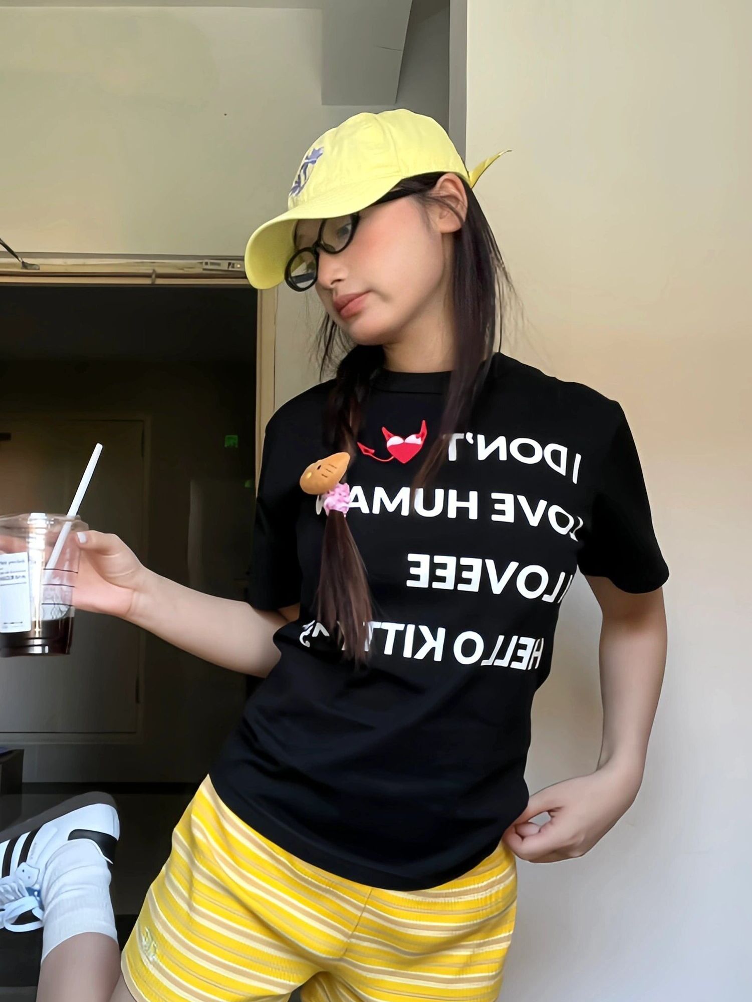 Korean Style Youthful Cartoon Print Slim-Fit Short Sleeve T-Shirt for Women - Trendy Graphic Top Korean Style Youthful Cartoon Print Slim-Fit Short Sleeve T-Shirt for Women - Trendy Graphic Top