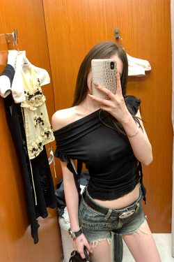 Lace Holiday Tune One-Shoulder Ruffle Edge Short Sleeve T-Shirt for Women - Flowing White Summer Top, Y2K Inspired Fashion