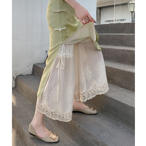 Lace Leggings with Anti-Exposure Lining, Cotton-Linen Wide-Leg Pants for Women, Layered Style for Hanfu and Qipao, Trendy Fashion Essential Lace Leggings with Anti-Exposure Lining, Cotton-Linen Wide-Leg Pants for Women, Layered Style for Hanfu and Qipao, Trendy Fashion Essential