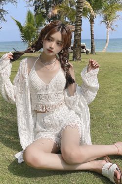 Lace Long-Sleeve Sun Protection Cardigan Set with Strapless Camisole and Shorts - Perfect for Seaside Vacation Style