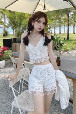 Lace Long-Sleeve Sun Protection Cardigan Set with Strapless Camisole and Shorts - Perfect for Seaside Vacation Style