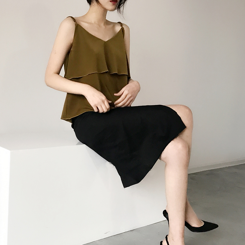 Lace-Trimmed Sleeveless Camisole Top - Versatile Summer V-Neck Blouse for Beach Vacation - Loose Fit, Trendy Style Lace-Trimmed Sleeveless Camisole Top - Versatile Summer V-Neck Blouse for Beach Vacation - Loose Fit, Trendy Style