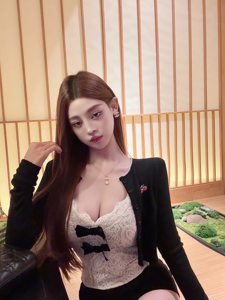 Lace Vest Camisole Top - Slim Fit, Built-In Chest Pad, Pure Desire Style, Perfect for 90s and Y2K Fashion Lace Vest Camisole Top - Slim Fit, Built-In Chest Pad, Pure Desire Style, Perfect for 90s and Y2K Fashion