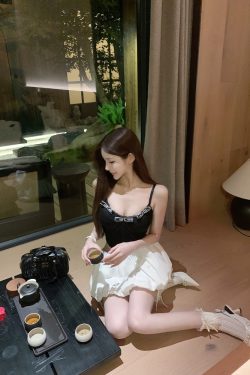 Lace Vest Camisole Top - Slim Fit with Built-In Chest Pad, Pure Desire Style, Perfect for Y2K and 90s Fashion Trends