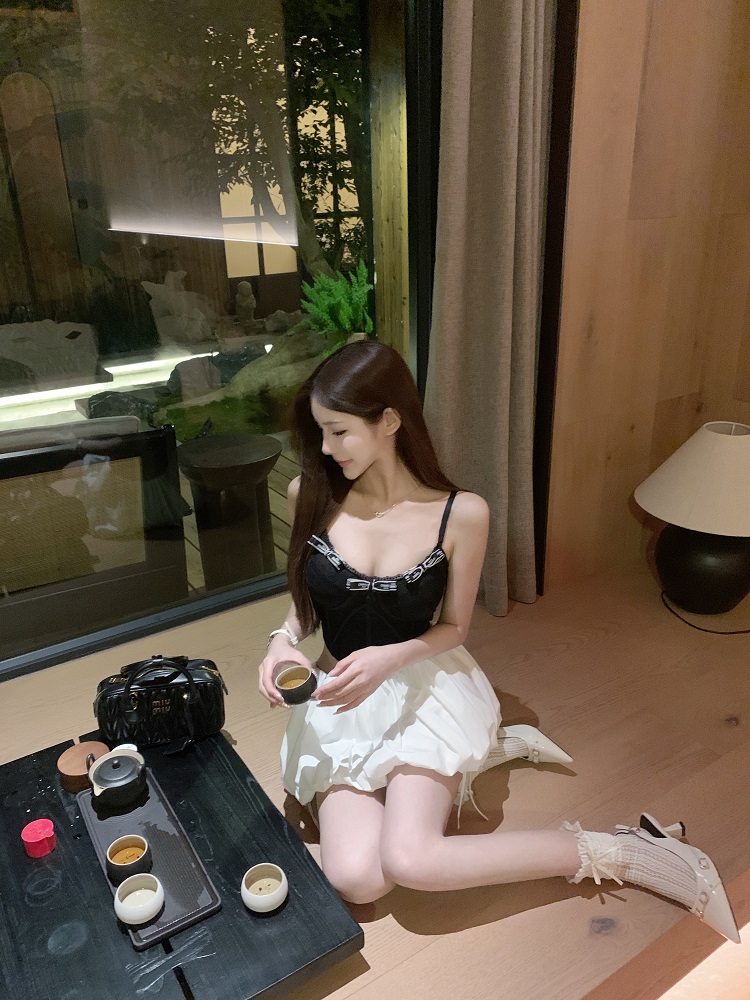 Lace Vest Camisole Top - Slim Fit with Built-In Chest Pad, Pure Desire Style, Perfect for Y2K and 90s Fashion Trends Lace Vest Camisole Top - Slim Fit with Built-In Chest Pad, Pure Desire Style, Perfect for Y2K and 90s Fashion Trends