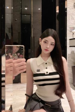 Lapel Ice Silk Knitted Polo Shirt for Women - Elegant Summer Vest Top in Small Fragrant Wind - College Style Fashion