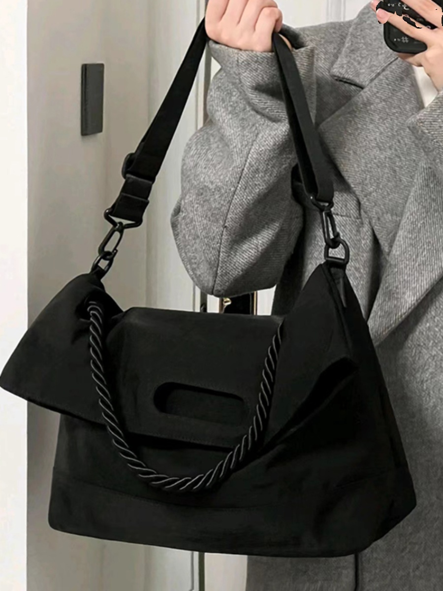 Large-Capacity Canvas Commuter Tote Bag for College Students, Women's Crossbody Shoulder Bag, Perfect for Classes and Daily Use Large-Capacity Canvas Commuter Tote Bag for College Students, Women's Crossbody Shoulder Bag, Perfect for Classes and Daily Use