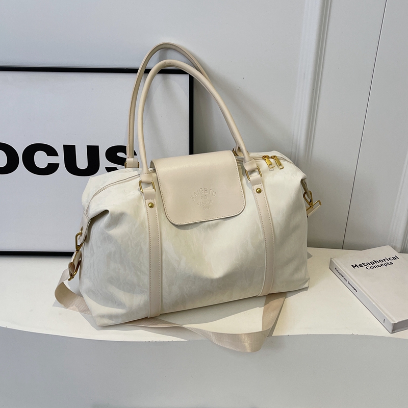 Large Capacity Lightweight Tote Bag for Women - 2025 Spring Travel Luggage Bag, Perfect for Everyday and Weekend Getaways Large Capacity Lightweight Tote Bag for Women - 2025 Spring Travel Luggage Bag, Perfect for Everyday and Weekend Getaways