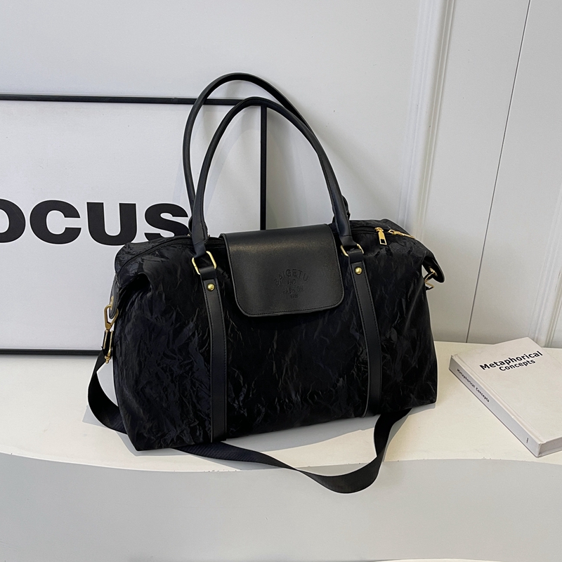 Large Capacity Lightweight Tote Bag for Women - 2025 Spring Travel Luggage Bag, Perfect for Everyday and Weekend Getaways Large Capacity Lightweight Tote Bag for Women - 2025 Spring Travel Luggage Bag, Perfect for Everyday and Weekend Getaways