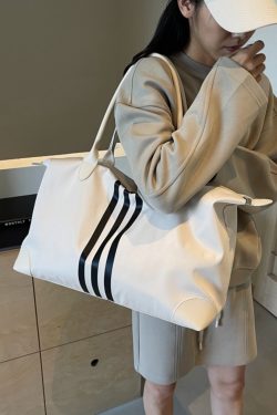 Large-Capacity Lightweight Travel Bag - Versatile Commuter Luggage, Gym, Maternity, and Weekend Trip Shoulder Bag