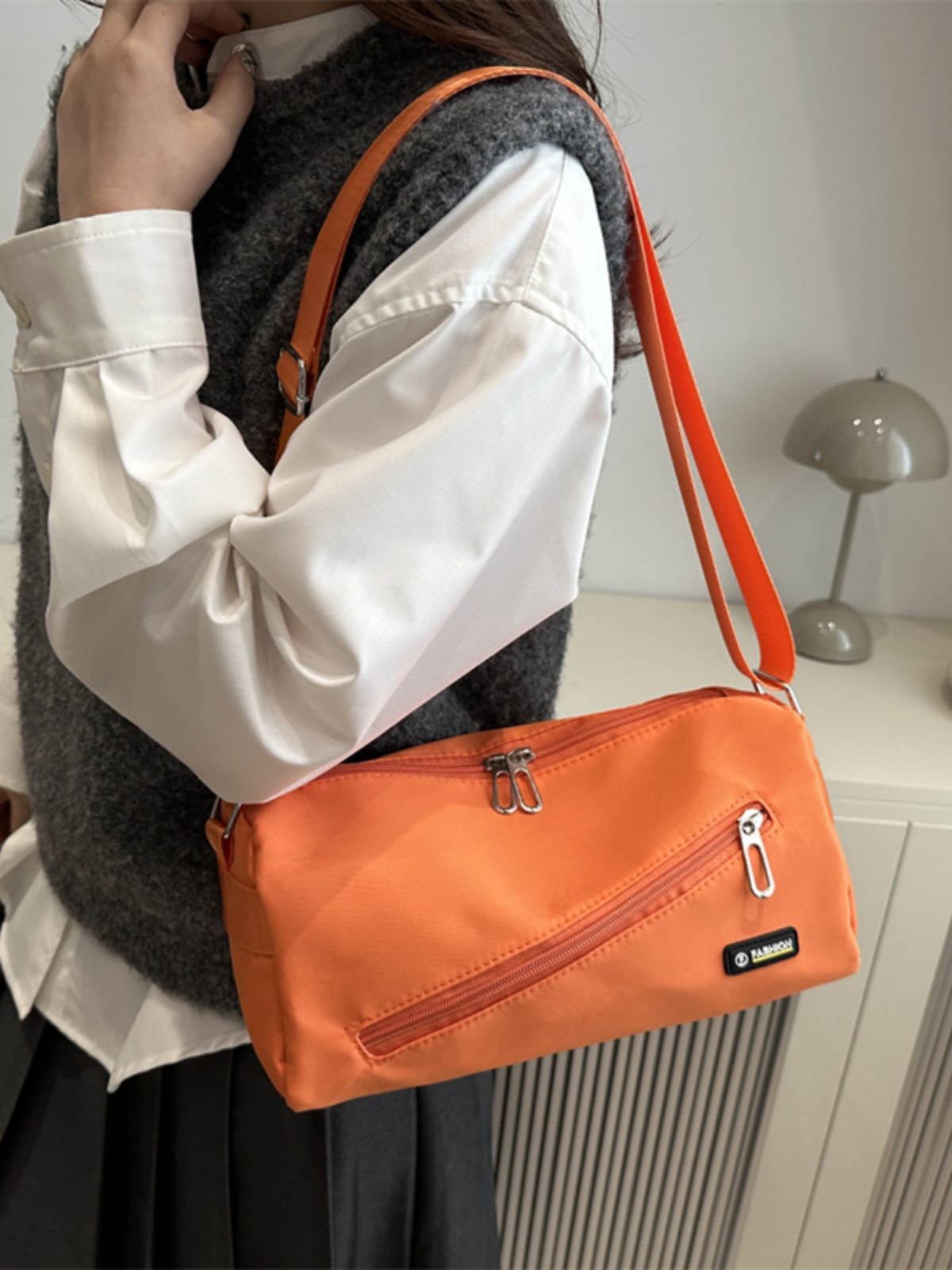 Large Capacity Nylon Women's Crossbody Bag with Wide Shoulder Strap - Trendy High-End Toast Pillow Style 2025 Large Capacity Nylon Women's Crossbody Bag with Wide Shoulder Strap - Trendy High-End Toast Pillow Style 2025