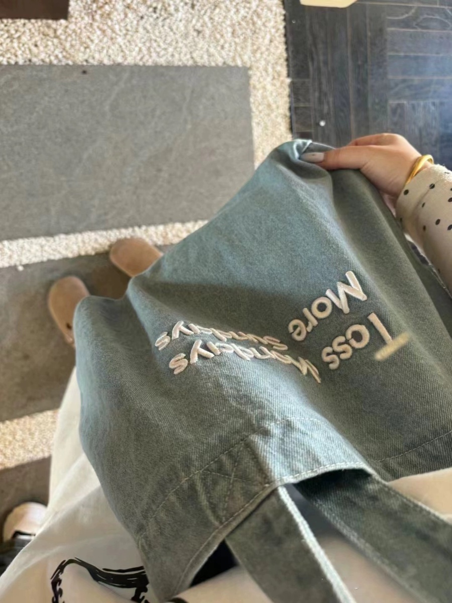 Large Capacity Retro Denim Canvas Tote Bag for Commuters and College Students - Embroidered Shoulder Handbag Large Capacity Retro Denim Canvas Tote Bag for Commuters and College Students - Embroidered Shoulder Handbag