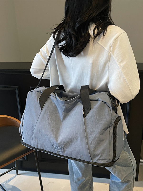 Large Capacity Travel Bag for Women - Stylish Lightweight Handbag, Maternity Tote, Sports Fitness & Versatile Luggage Bag Large Capacity Travel Bag for Women - Stylish Lightweight Handbag, Maternity Tote, Sports Fitness & Versatile Luggage Bag