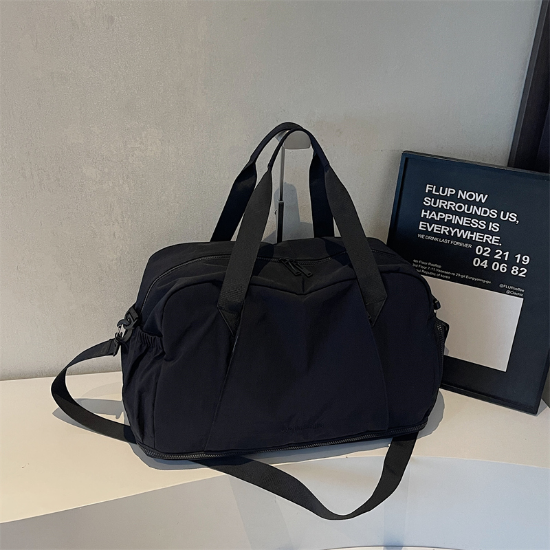 Large Capacity Travel Bag for Women - Stylish Lightweight Handbag, Maternity Tote, Sports Fitness & Versatile Luggage Bag Large Capacity Travel Bag for Women - Stylish Lightweight Handbag, Maternity Tote, Sports Fitness & Versatile Luggage Bag