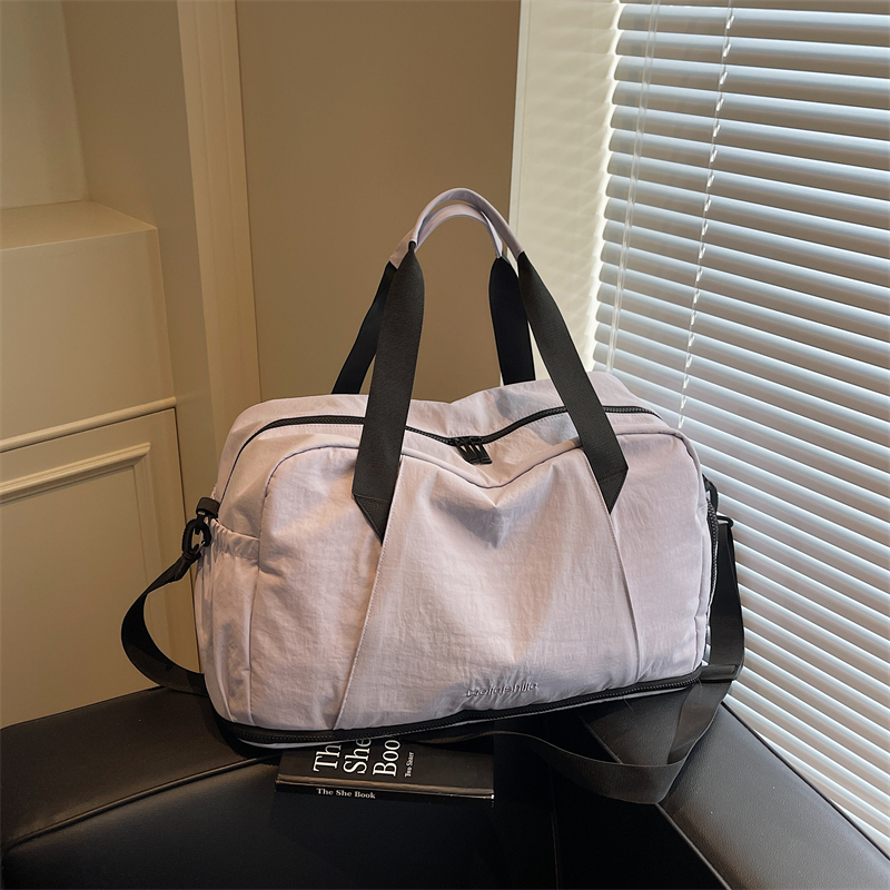 Large Capacity Travel Bag for Women - Stylish Lightweight Handbag, Maternity Tote, Sports Fitness & Versatile Luggage Bag Large Capacity Travel Bag for Women - Stylish Lightweight Handbag, Maternity Tote, Sports Fitness & Versatile Luggage Bag