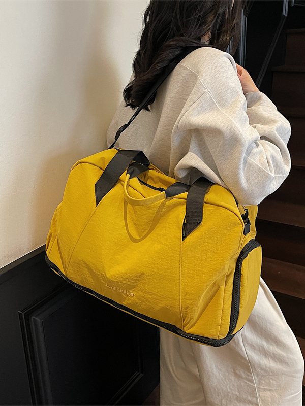 Large Capacity Travel Bag for Women - Stylish Lightweight Handbag, Maternity Tote, Sports Fitness & Versatile Luggage Bag Large Capacity Travel Bag for Women - Stylish Lightweight Handbag, Maternity Tote, Sports Fitness & Versatile Luggage Bag