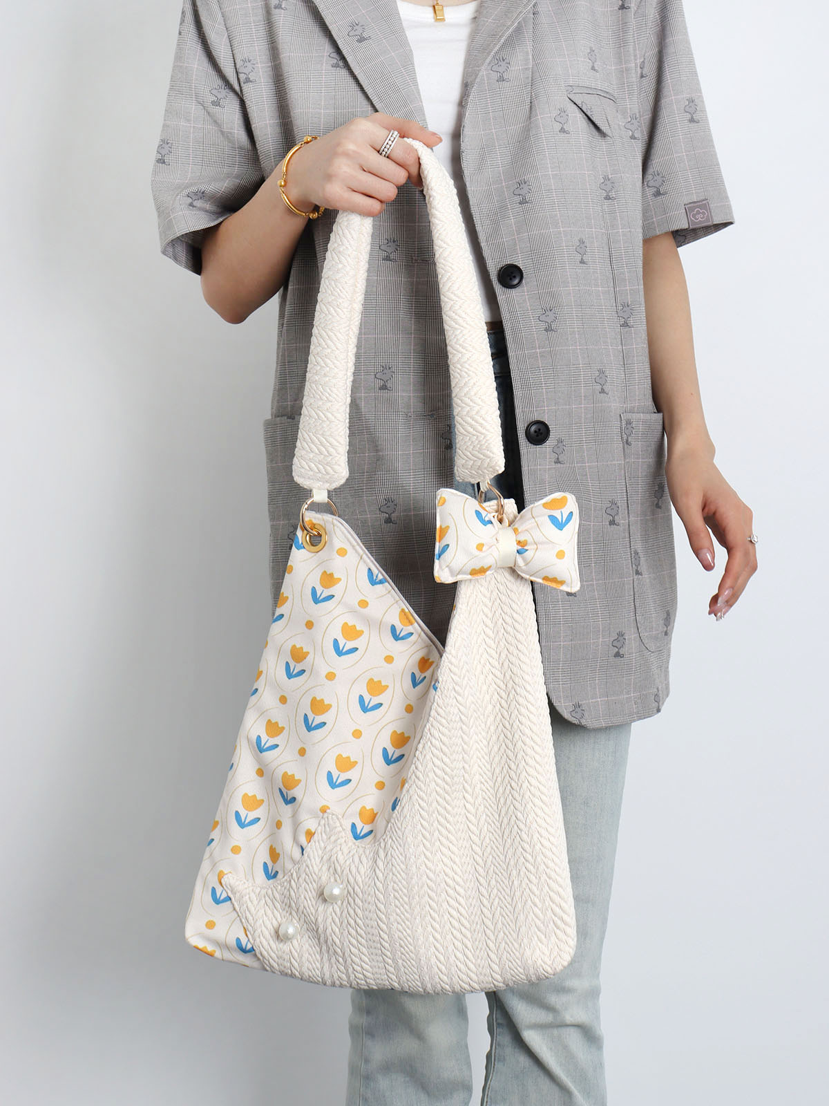 Large Capacity Tulip Cat Tote Bag - Cute Niche Design for Spring, Stylish Shoulder Crossbody Bag Large Capacity Tulip Cat Tote Bag - Cute Niche Design for Spring, Stylish Shoulder Crossbody Bag