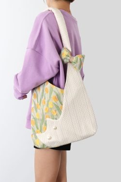 Large Capacity Tulip Cat Tote Bag - Cute Niche Design for Spring, Stylish Shoulder Crossbody Bag