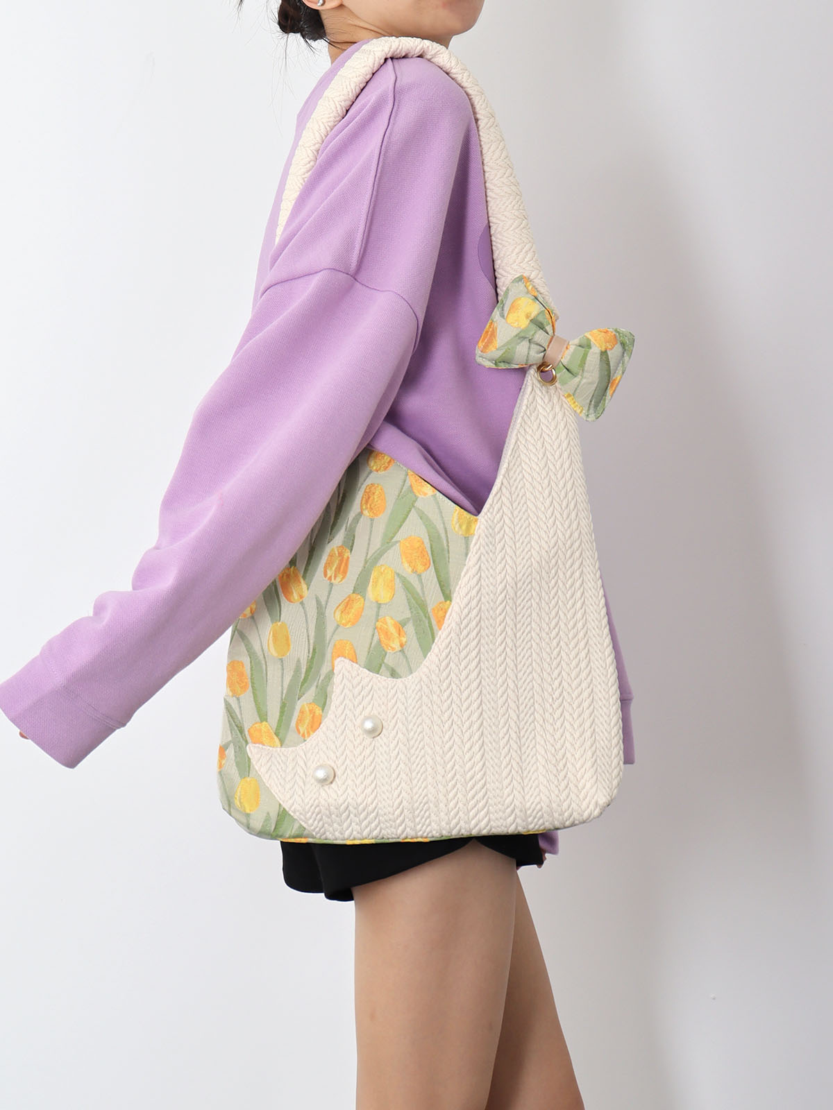 Large Capacity Tulip Cat Tote Bag - Cute Niche Design for Spring, Stylish Shoulder Crossbody Bag Large Capacity Tulip Cat Tote Bag - Cute Niche Design for Spring, Stylish Shoulder Crossbody Bag