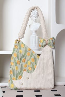 Large Capacity Tulip Cat Tote Bag - Cute Niche Design for Spring, Stylish Shoulder Crossbody Bag