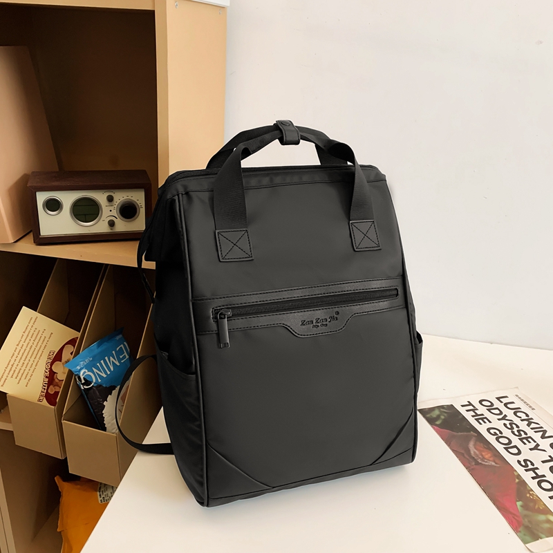 Large-Capacity Water-Resistant Backpack for Classes and Commuting, Unisex Laptop and School Bag, Ideal for Students and Professionals Large-Capacity Water-Resistant Backpack for Classes and Commuting, Unisex Laptop and School Bag, Ideal for Students and Professionals