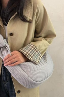 Large Capacity Wide Strap Tote Bag - Stylish Cloud Design for Commuting, Shoulder and Crossbody Wear, Niche Fashion Essential