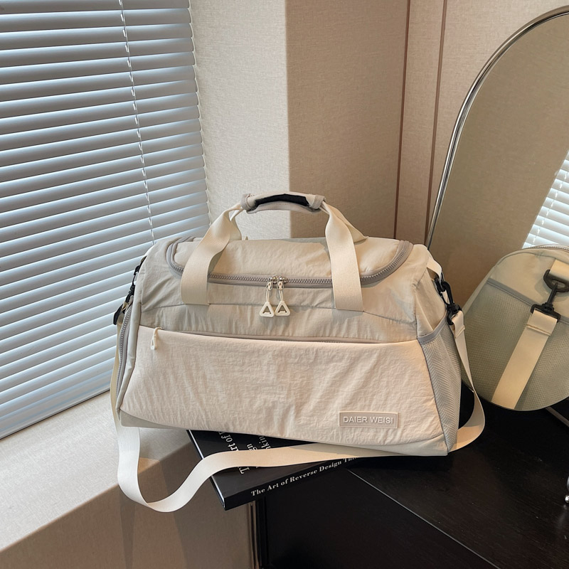 Large Capacity Women's Carry-On Travel Bag - Lightweight Handbag for Short-Distance Trips, Sports, and Luggage Organization Large Capacity Women's Carry-On Travel Bag - Lightweight Handbag for Short-Distance Trips, Sports, and Luggage Organization