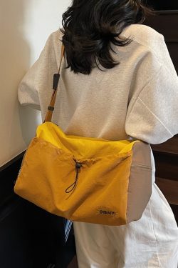 Large Capacity Women's Travel Bag - Stylish Lightweight Sports Fitness Shoulder Crossbody Bag for Short Trips & Business Travel