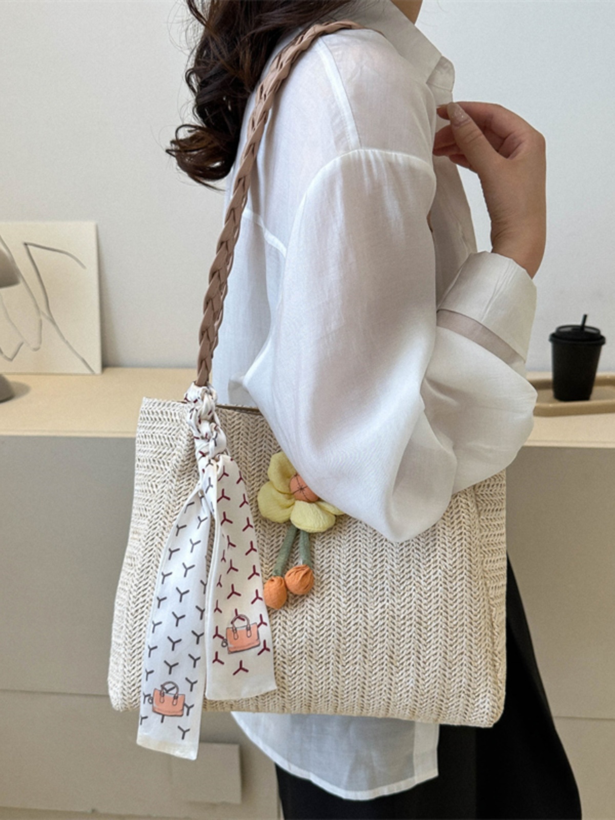 Large-Capacity Woven Straw Shoulder Bag for Women – 2025 Summer Versatile Beach Crossbody Tote Large-Capacity Woven Straw Shoulder Bag for Women – 2025 Summer Versatile Beach Crossbody Tote