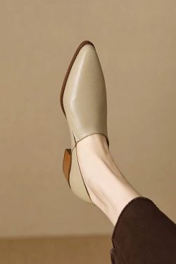 Leather Mid-Heel Women's Deep Mouth Shoes with Chunky Heel and Pointed Toe - Elegant Italian Style Footwear