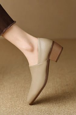 Leather Mid-Heel Women's Deep Mouth Shoes with Chunky Heel and Pointed Toe - Elegant Italian Style Footwear