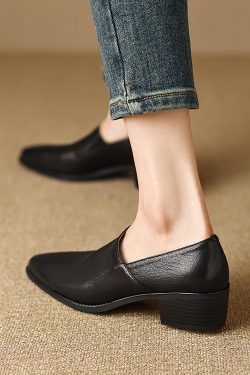 Leather Mid-Heel Women's Deep Mouth Shoes with Chunky Heel and Pointed Toe - Elegant Italian Style Footwear