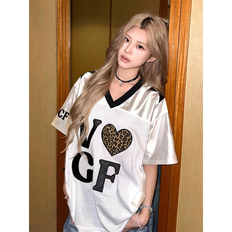 Leopard Print Heart Retro V-Neck T-Shirt for Women - American Style Casual Short Sleeve Sports Top, Quick-Dry Summer Outfit Leopard Print Heart Retro V-Neck T-Shirt for Women - American Style Casual Short Sleeve Sports Top, Quick-Dry Summer Outfit