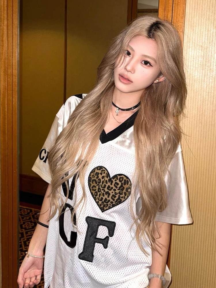 Leopard Print Heart Retro V-Neck T-Shirt for Women - American Style Casual Short Sleeve Sports Top, Quick-Dry Summer Outfit Leopard Print Heart Retro V-Neck T-Shirt for Women - American Style Casual Short Sleeve Sports Top, Quick-Dry Summer Outfit