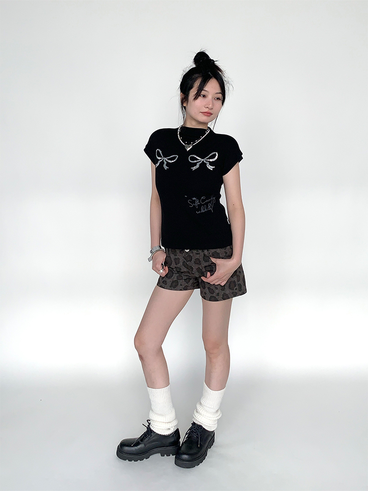 Leopard Print Slim Fit Low Waist Hot Pants for Women - Millennial Style, Trendy 90s Vibes, Casual Summer Fashion Leopard Print Slim Fit Low Waist Hot Pants for Women - Millennial Style, Trendy 90s Vibes, Casual Summer Fashion