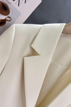Light Beige Korean-Style Thin Blazer for Women, Elegant French Design, Petite Fit, Summer 2025 Collection