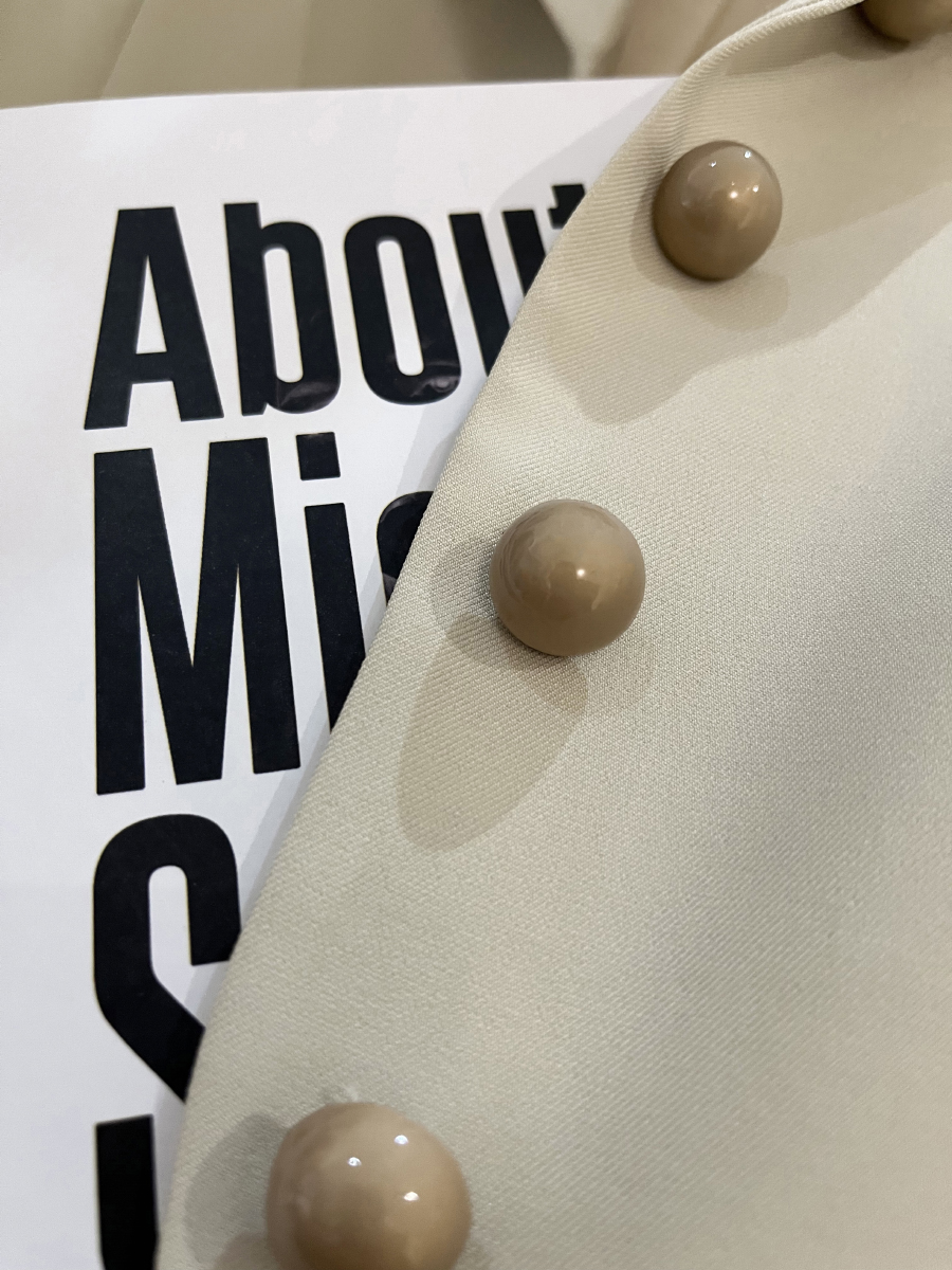 Light Beige Thin Design Blazer for Women - Vintage College Style Suit, 2025 Summer Trend, Chic and Mature Fashion Light Beige Thin Design Blazer for Women - Vintage College Style Suit, 2025 Summer Trend, Chic and Mature Fashion