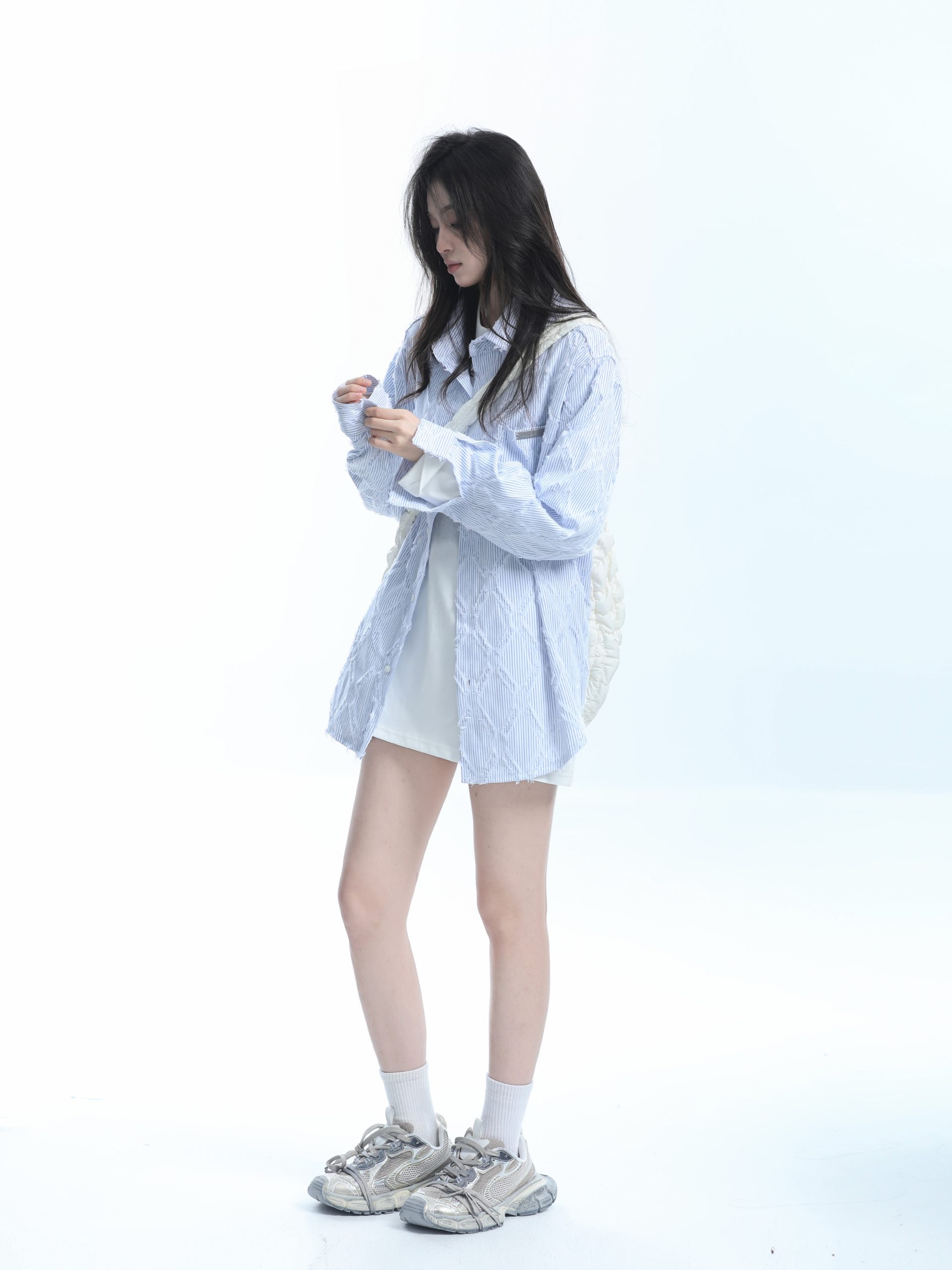 Light Blue Diamond-Patterned Brushed Long Sleeve Shirt for Women - Unique Loose Fit, Chic Casual Style Light Blue Diamond-Patterned Brushed Long Sleeve Shirt for Women - Unique Loose Fit, Chic Casual Style