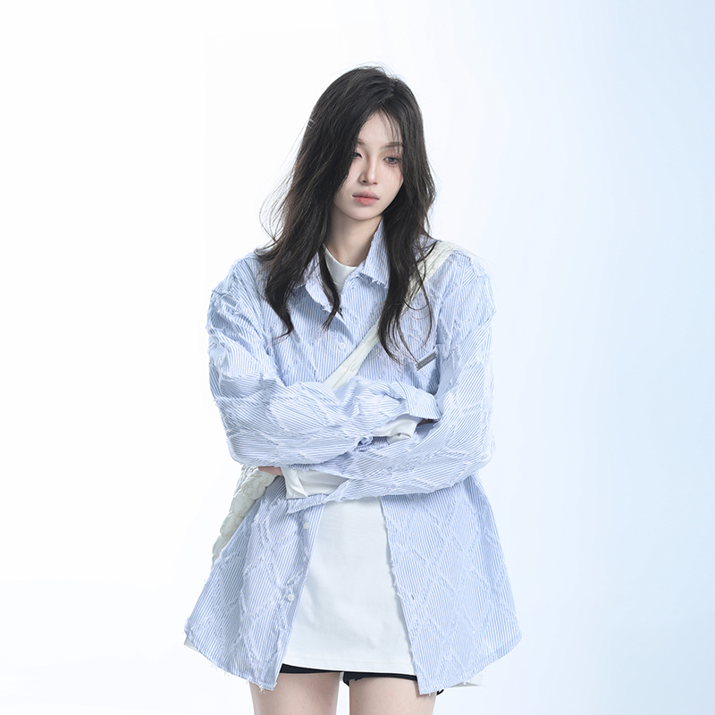 Light Blue Diamond-Patterned Brushed Long Sleeve Shirt for Women - Unique Loose Fit, Chic Casual Style Light Blue Diamond-Patterned Brushed Long Sleeve Shirt for Women - Unique Loose Fit, Chic Casual Style